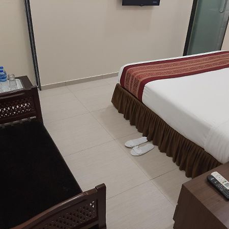 Hotel Ananya Calcutta Buitenkant foto