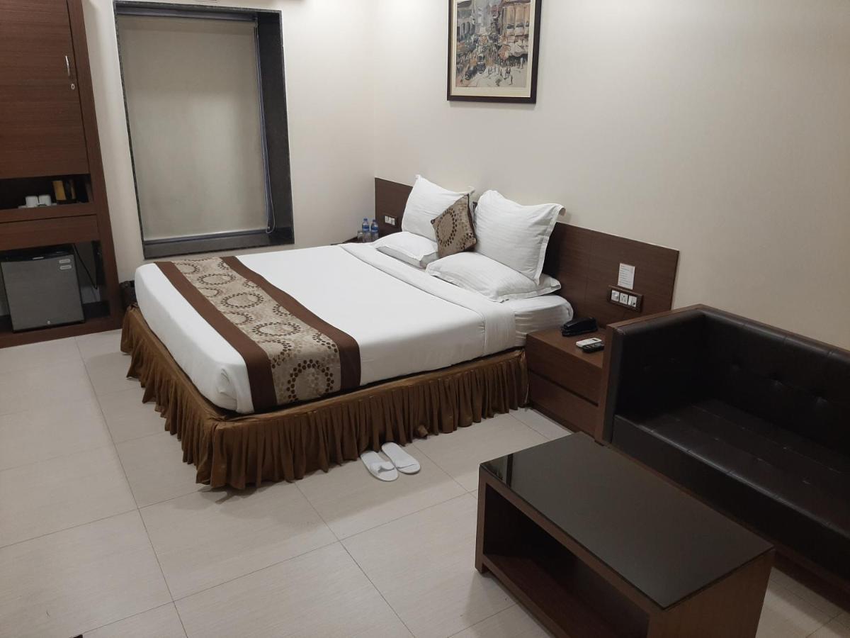 Hotel Ananya Calcutta Buitenkant foto