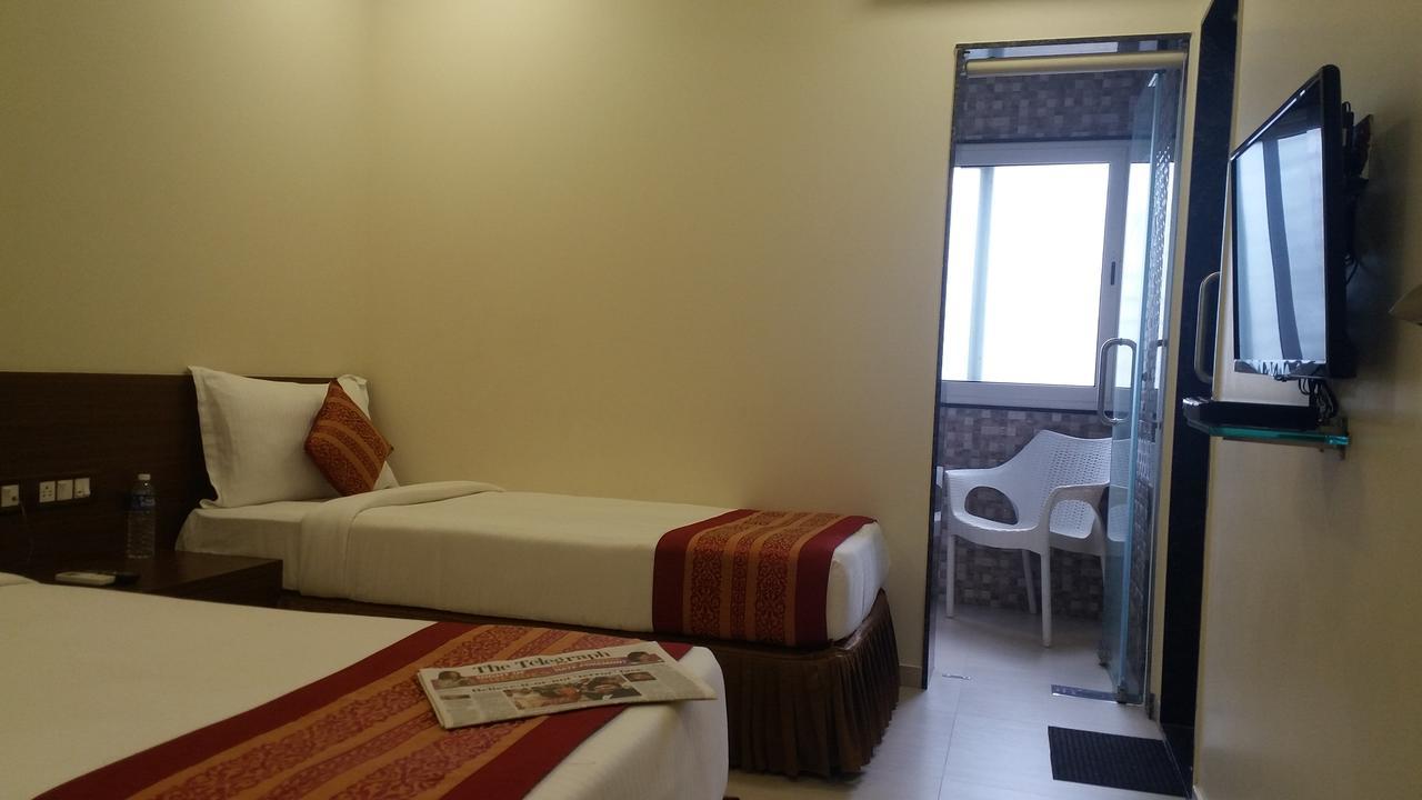 Hotel Ananya Calcutta Buitenkant foto