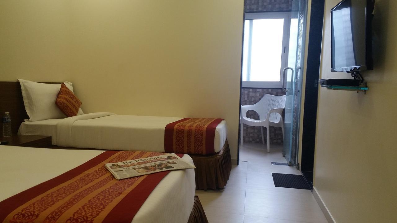 Hotel Ananya Calcutta Buitenkant foto